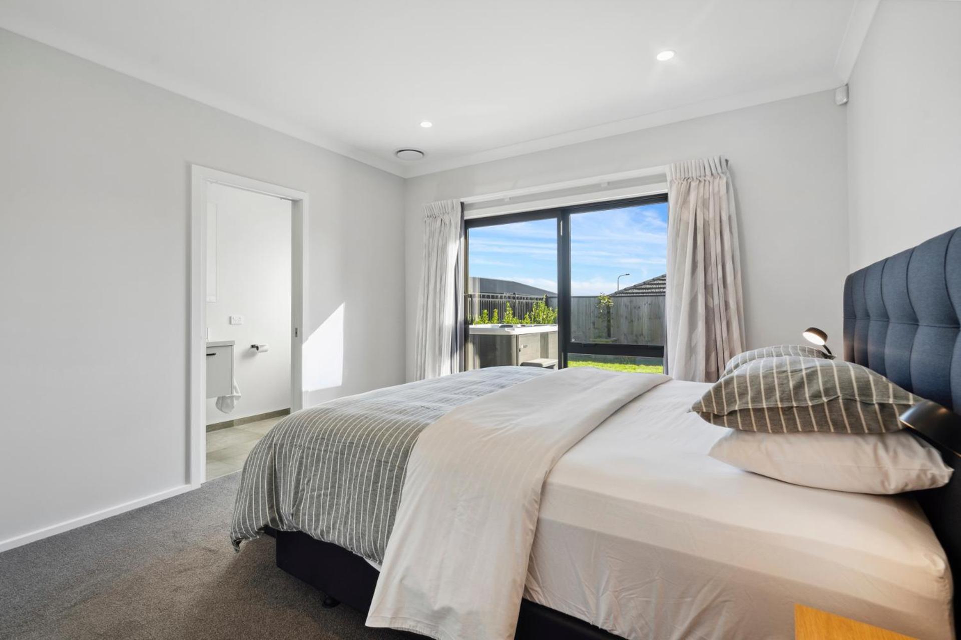 Regent Sanctuary - Martinborough Holiday Home Luaran gambar